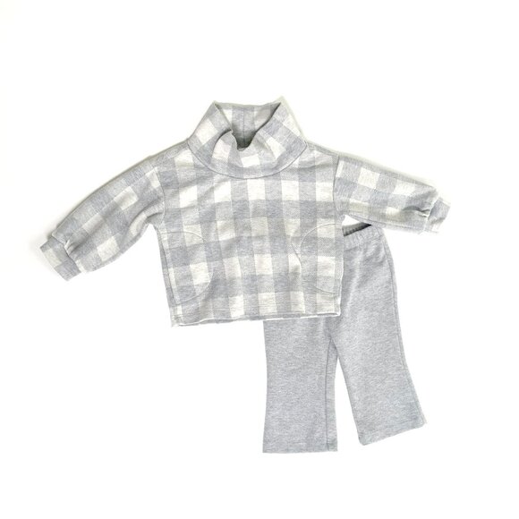 Baby GAP sweater and pants set - Picture 1 of 3